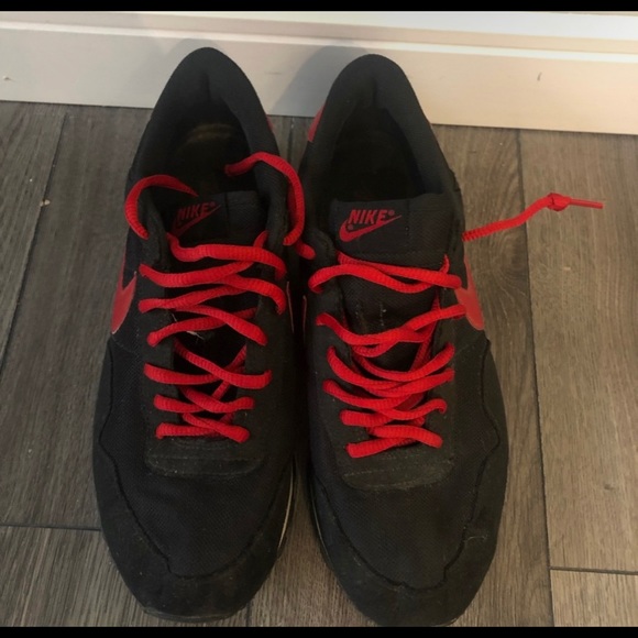 Men’s Nike sneakers size 10.5 - Picture 2 of 3